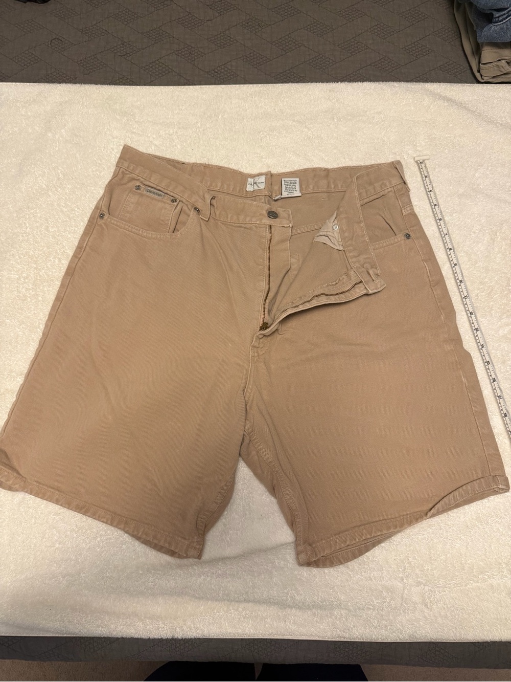 Calvin Klein Jeans Men's Khaki Flat Front Cotton Shorts Jorts